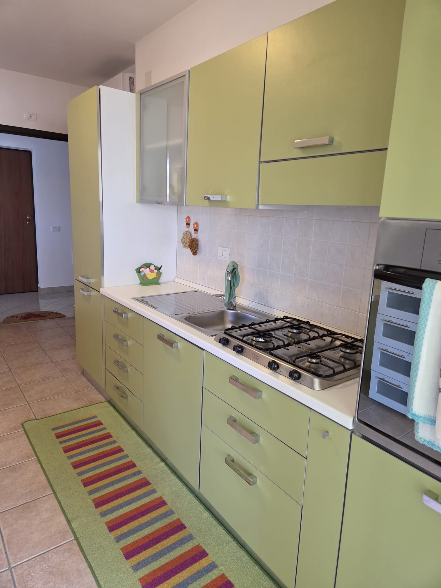 e686d837-cc29-4926-b711-4fef1f3a3bc0